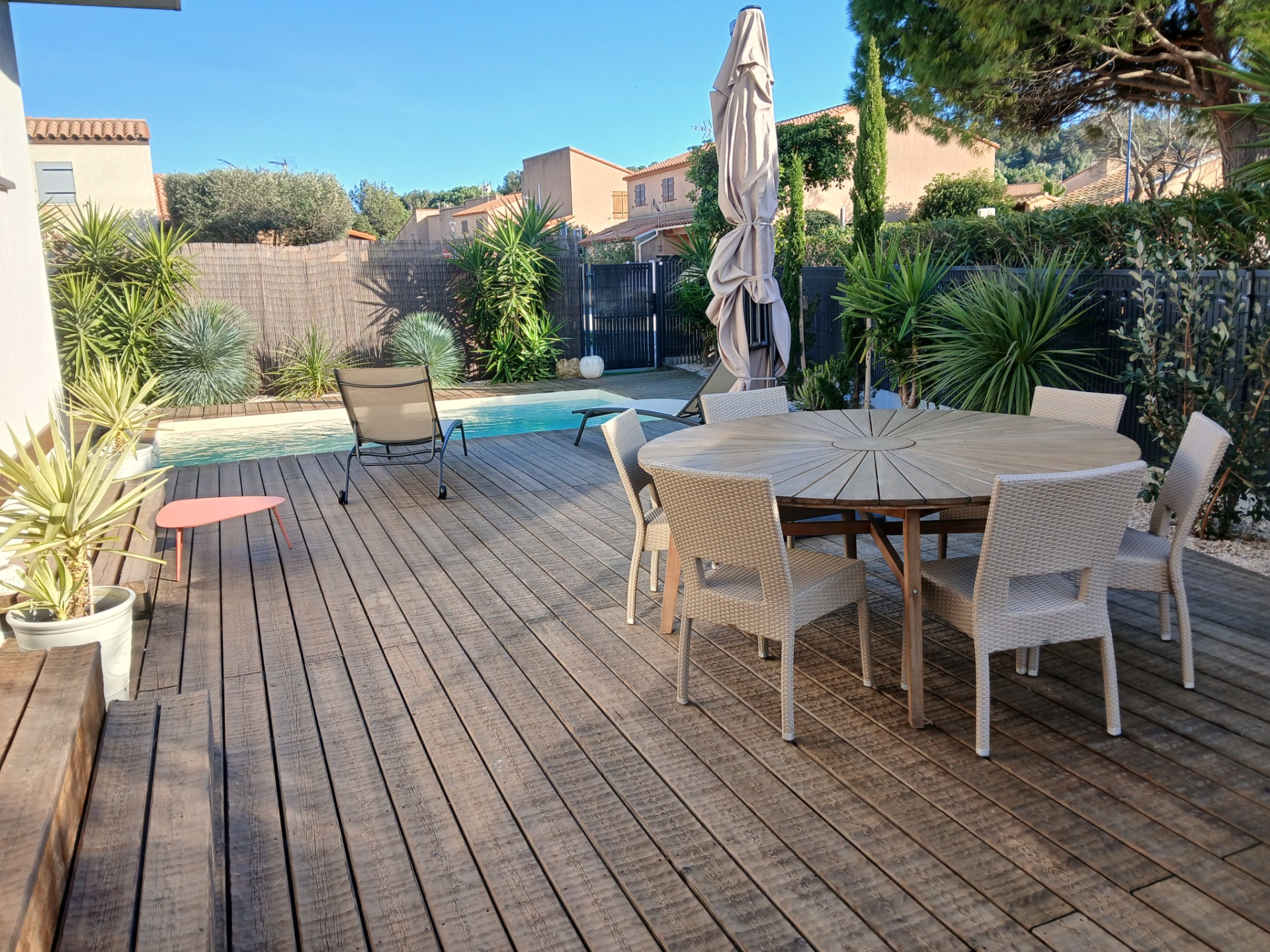 Table repas extérieur.